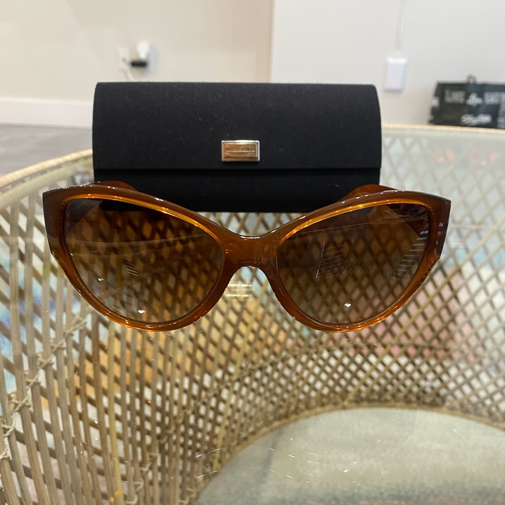 Vintage dolce gabbana sunglasses with original casing!